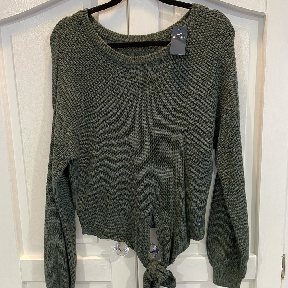 Green Hollister knot sweater